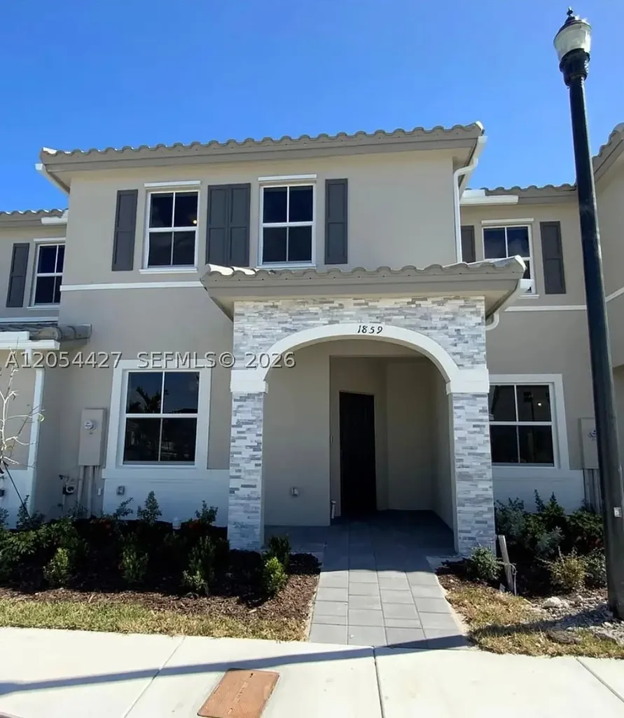 1859 SE 27th Terrace Homestead FL 33035