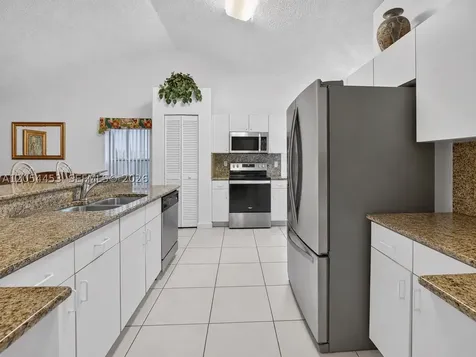 709 NW 177th Avenue Pembroke Pines FL 33029