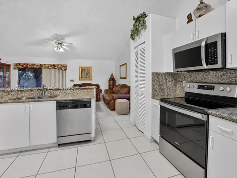 709 NW 177th Avenue Pembroke Pines FL 33029