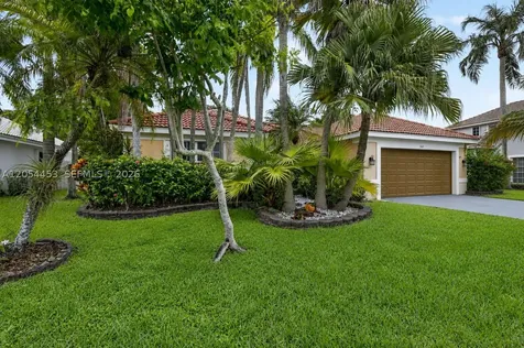709 NW 177th Avenue Pembroke Pines FL 33029