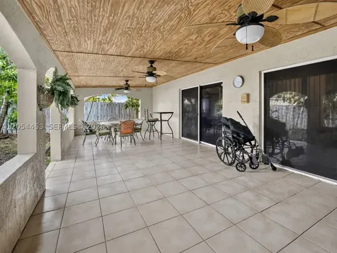 709 NW 177th Avenue Pembroke Pines FL 33029
