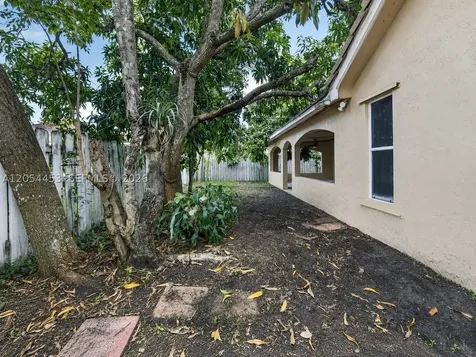 709 NW 177th Avenue Pembroke Pines FL 33029