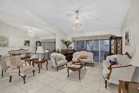 709 NW 177th Avenue Pembroke Pines FL 33029