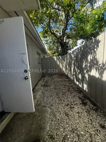 2090 NW 31th Street Miami FL 33142
