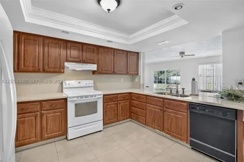 5620 SW 8th Street Plantation FL 33317