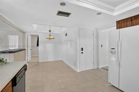 5620 SW 8th Street Plantation FL 33317