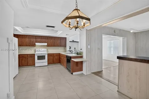 5620 SW 8th Street Plantation FL 33317