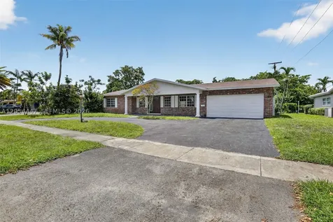 5620 SW 8th Street Plantation FL 33317