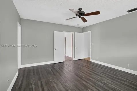5620 SW 8th Street Plantation FL 33317