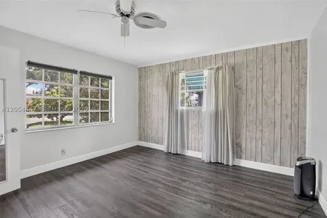 5620 SW 8th Street Plantation FL 33317