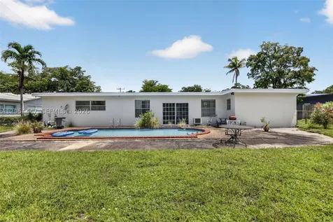 5620 SW 8th Street Plantation FL 33317