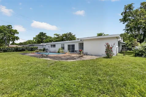5620 SW 8th Street Plantation FL 33317