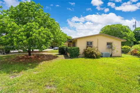 4901 SW 97th Avenue Miami FL 33165