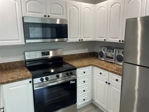 452 NE 210th Cir Terrace Miami FL 33179