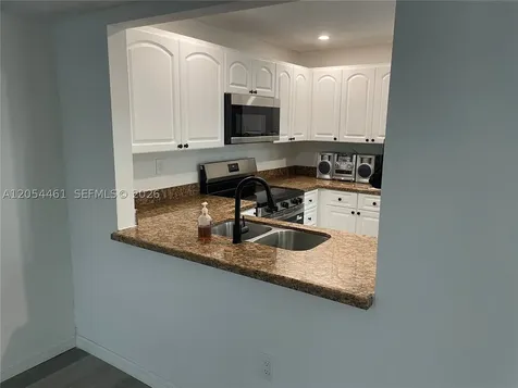452 NE 210th Cir Terrace Miami FL 33179
