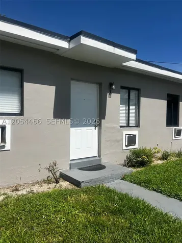2081 NW 30th Street Miami FL 33142