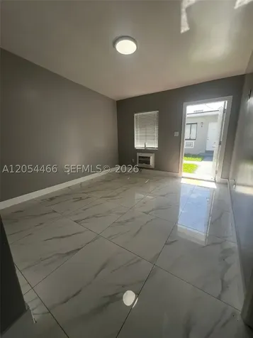 2081 NW 30th Street Miami FL 33142