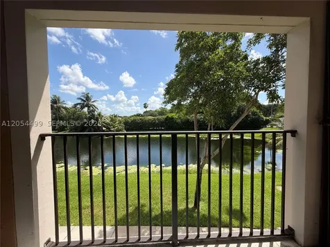 2011 Renaissance Boulevard Miramar FL 33025