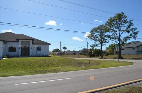 1728 Kismet Parkway W Cape Coral FL 33993
