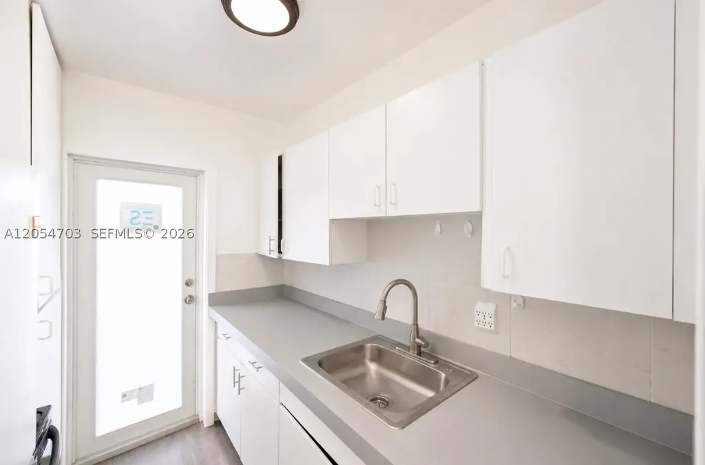 7271 Gary Avenue Miami Beach FL 33141