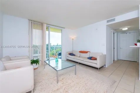 816 NW 11th Street Miami FL 33136