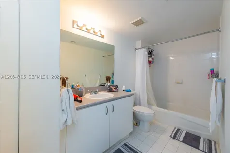 816 NW 11th Street Miami FL 33136