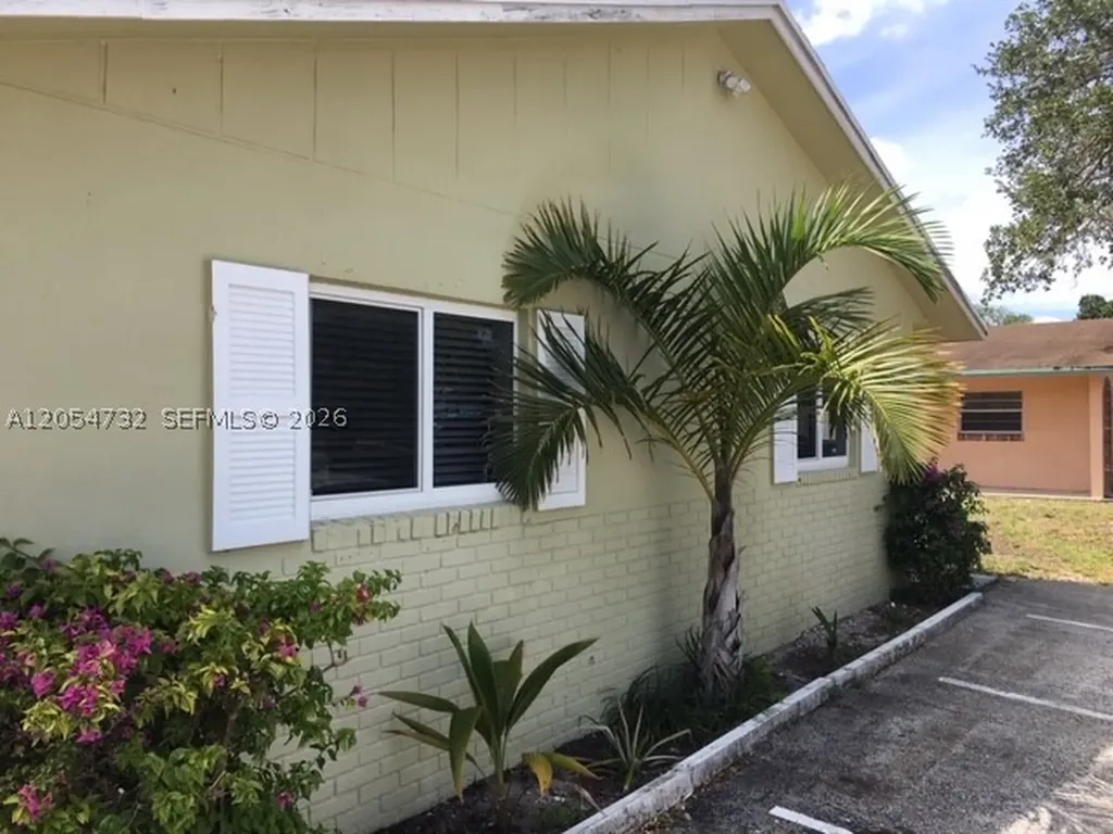 2407 SW 42nd Avenue Fort Lauderdale FL 33317
