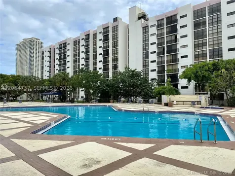 16919 N Bay Road Sunny Isles Beach FL 33160