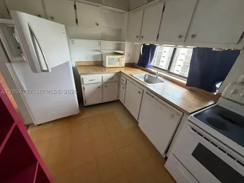 16919 N Bay Road Sunny Isles Beach FL 33160