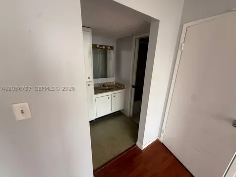 16919 N Bay Road Sunny Isles Beach FL 33160