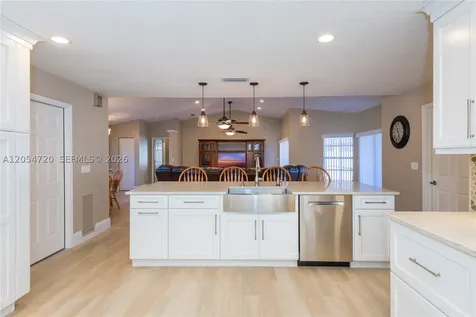850 Amherst Avenue Davie FL 33325