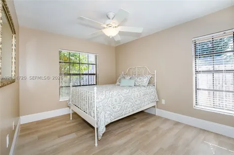 850 Amherst Avenue Davie FL 33325