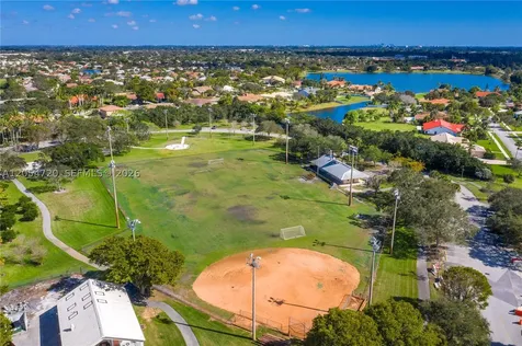 850 Amherst Avenue Davie FL 33325