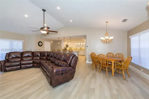 850 Amherst Avenue Davie FL 33325