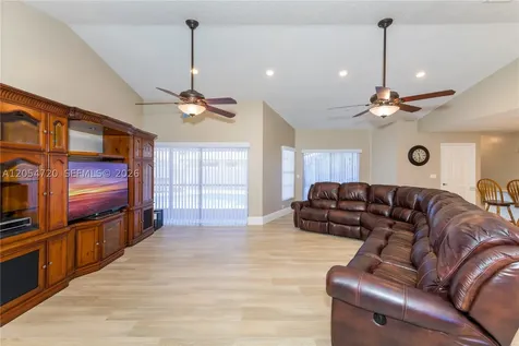 850 Amherst Avenue Davie FL 33325