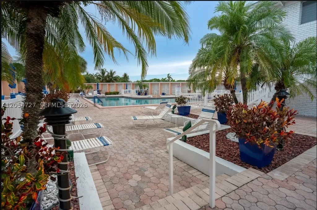 2201 NE 66th Street Fort Lauderdale FL 33308