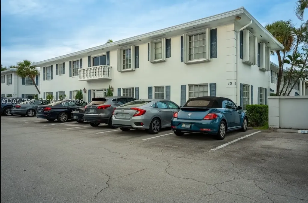 2201 NE 66th Street Fort Lauderdale FL 33308