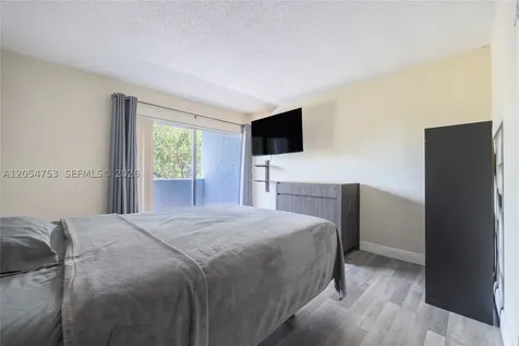 9365 Fontainebleau Boulevard Miami FL 33172