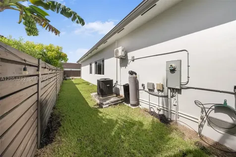15274 SW 176th Lane Miami FL 33187