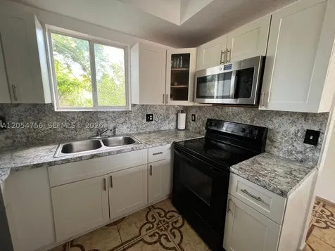 7516 NE 1st Avenue Miami FL 33138