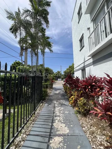 7516 NE 1st Avenue Miami FL 33138