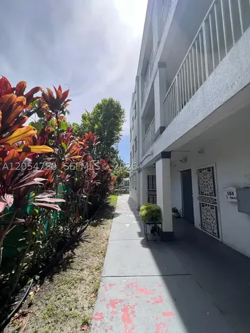 7516 NE 1st Avenue Miami FL 33138
