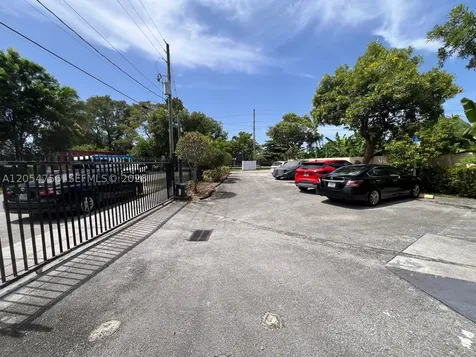 7516 NE 1st Avenue Miami FL 33138