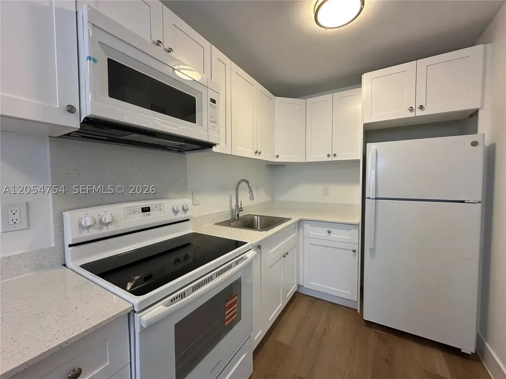 2910 Pierce Street Hollywood FL 33020