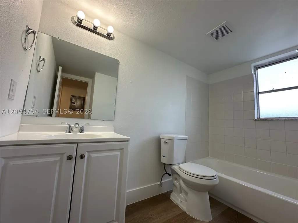 2910 Pierce Street Hollywood FL 33020