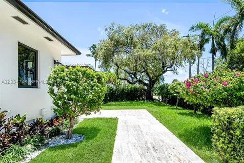 899 NE 71st Street Miami FL 33138