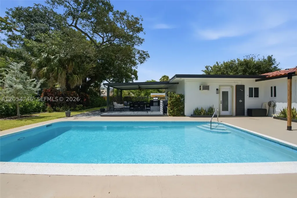 417 NE 11th Avenue Pompano Beach FL 33060