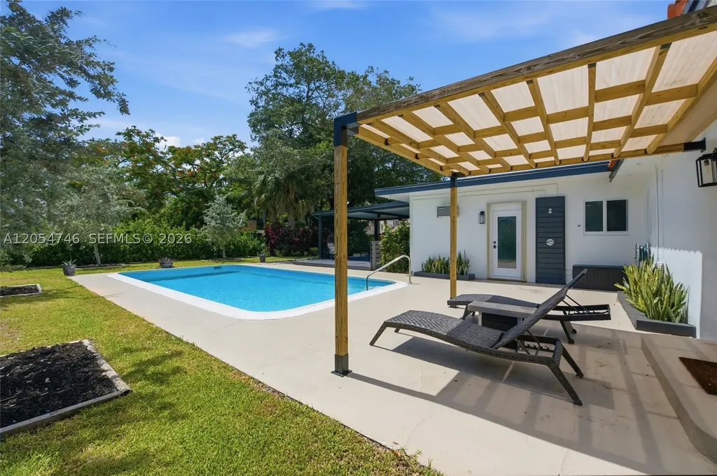 417 NE 11th Avenue Pompano Beach FL 33060