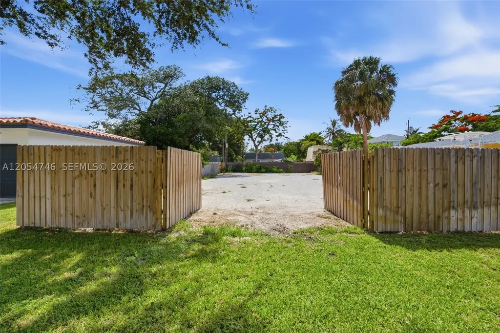 417 NE 11th Avenue Pompano Beach FL 33060