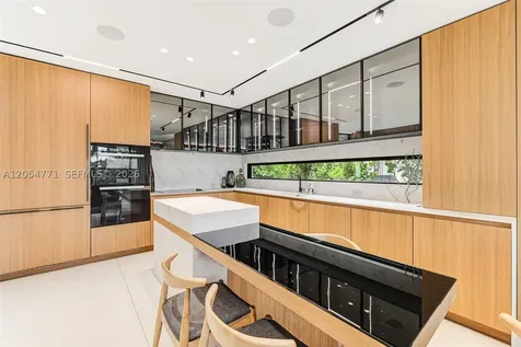 288 Palm Avenue Miami Beach FL 33139
